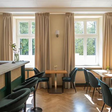 Dwor Skrzynki فندق