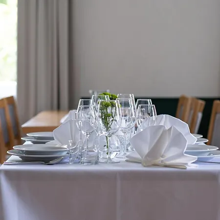 Dwor Skrzynki فندق Skrzynki (Poznan)