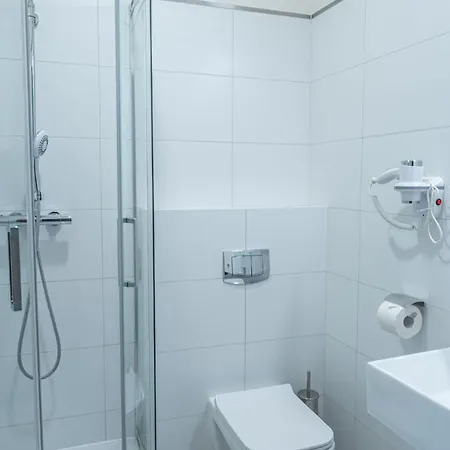 Dwor Skrzynki * Skrzynki (Poznan)