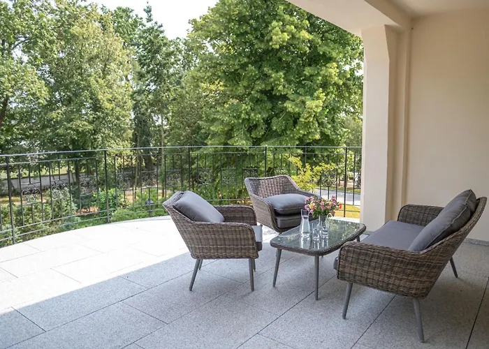 Szálloda Dwor Skrzynki Skrzynki (Poznan)