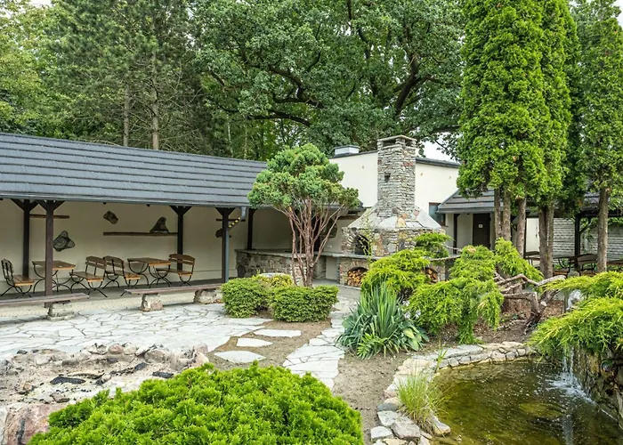 Dwor Skrzynki Szálloda Skrzynki (Poznan)