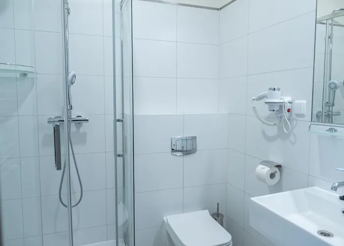 Dwor Skrzynki * Skrzynki (Poznan)